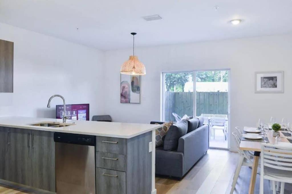 Outstanding Townhouse 18 Min From The Beach - Th2 Miami Eksteriør bilde